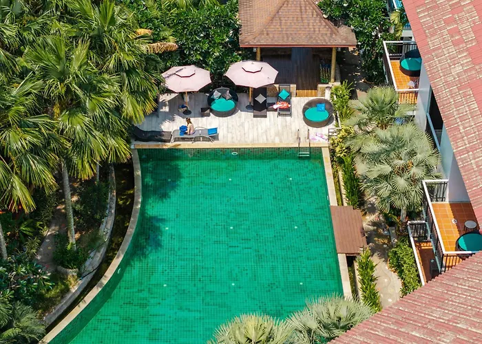 โคโค่ รีทรีท ภูเก็ต รีสอร์ท แอนด์ สปา (มาตรฐาน SHA Plus+)