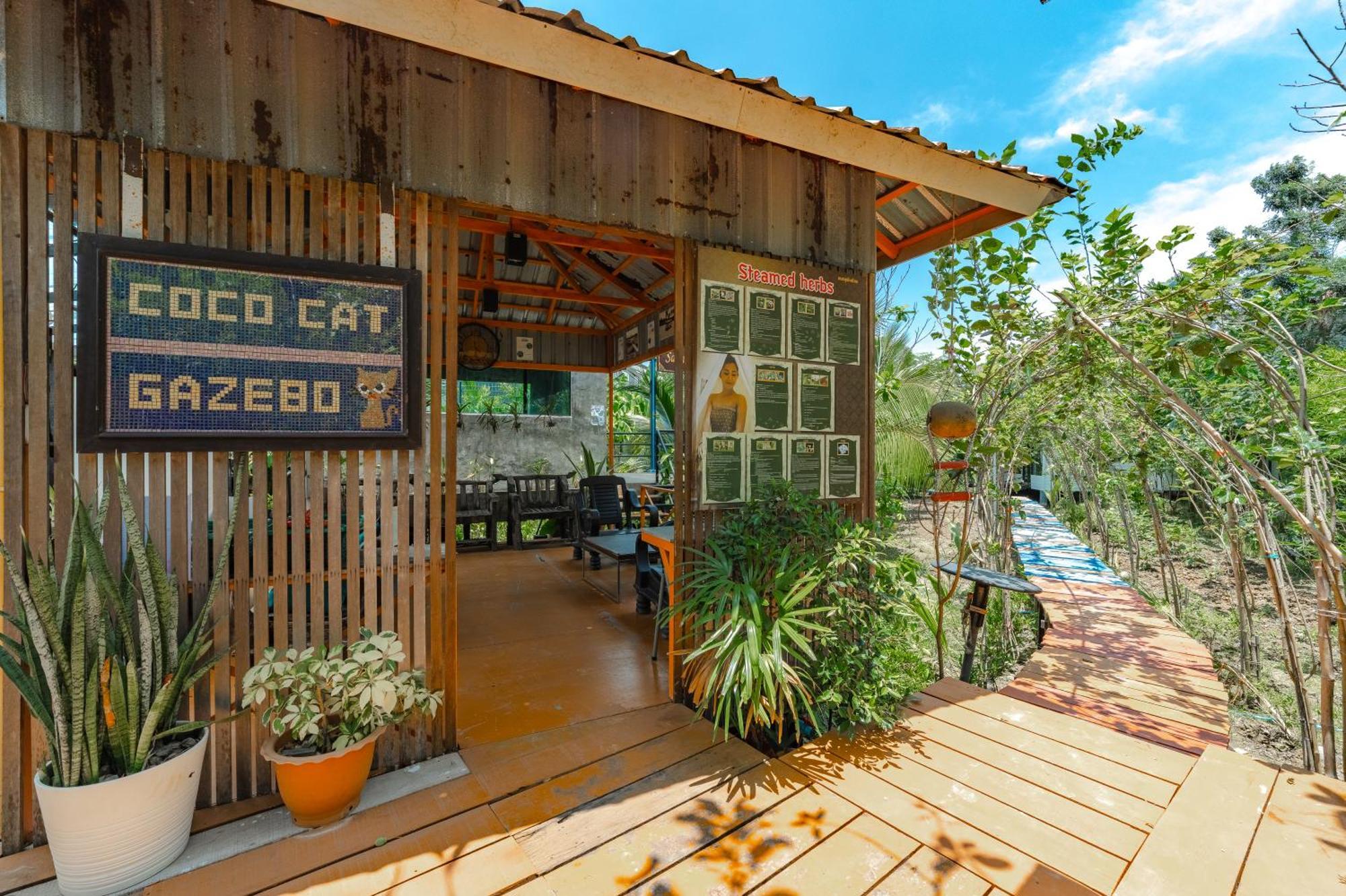 Coco Retreat Phuket Y 4*