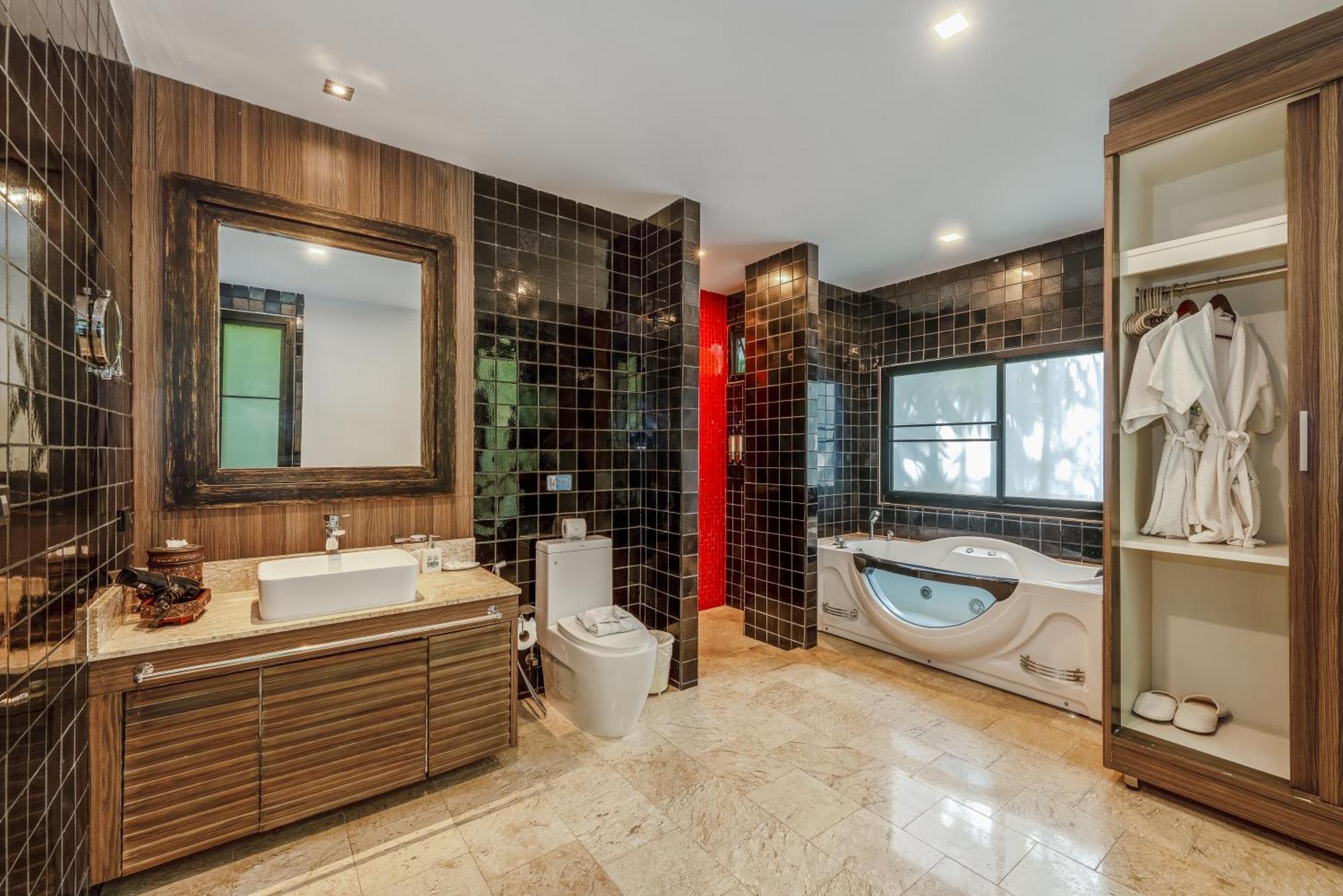 Coco Retreat Phuket And - Sha Resor 4*